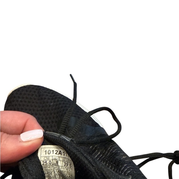 ASICS Women’s Black Running Patriot 10 Sneakers - Picture 6 of 6